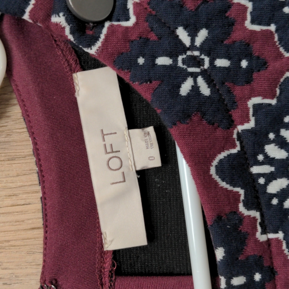 LOFT Burgundy+Navy Jacquard Shift Dress In Size 0 - Picture 5 of 6